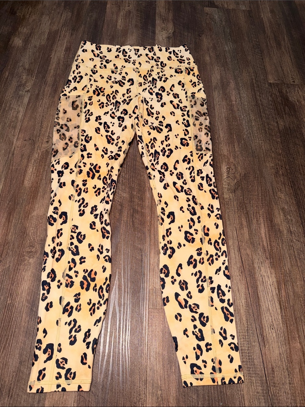 Fabletics On-The-Go leggings size M/8 Leopard/Cheetah